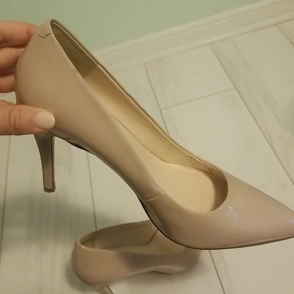 Nine west nude shows - Picture 9 of 9